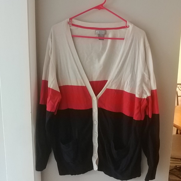 jcpenney Tops - Button up sweater🍒